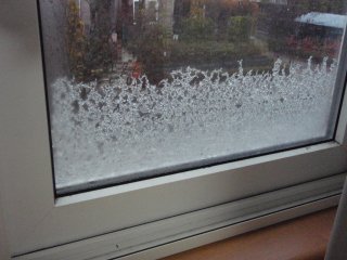 s窓の雪